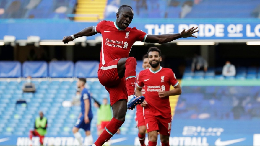 Christensen nhận thẻ đỏ, Jorginho đá hỏng phạt đền, Chelsea thất thủ 0-2 trước Liverpool